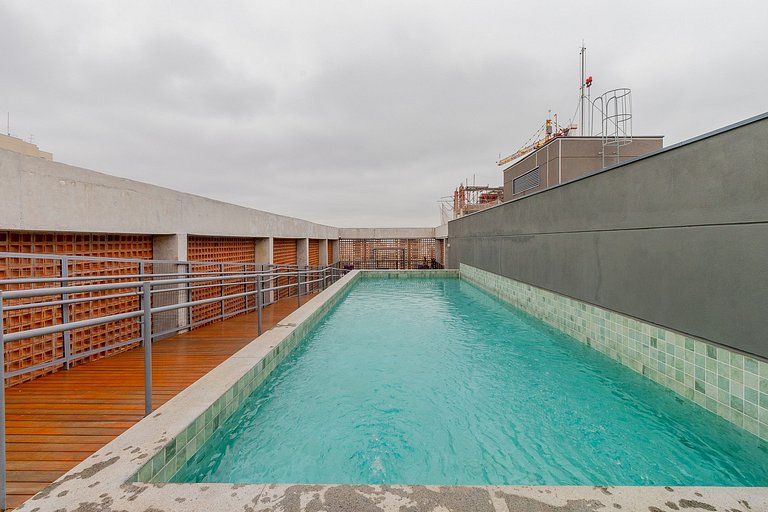 Piscina, rooftop e academia a poucos passos da PUC