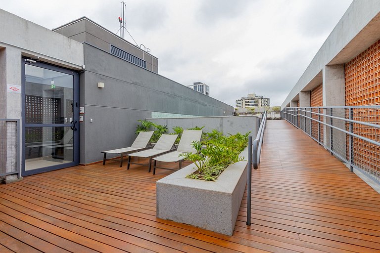 Piscina, rooftop e academia a poucos passos da PUC