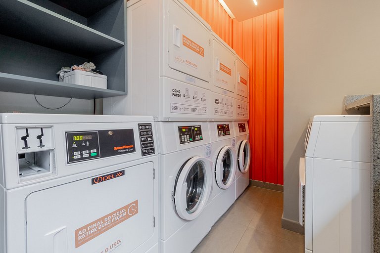 Full amenities steps from PUC-SP