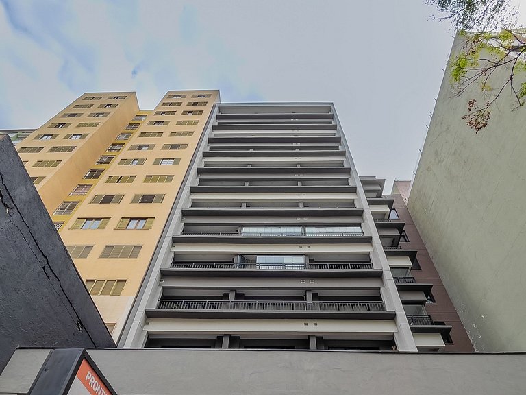 Moderno e com piscina, prox. ao metro Higienópolis