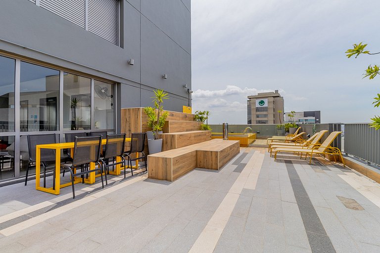 Located next to Hosp Oswaldo Cruz, featuring a swimming pool