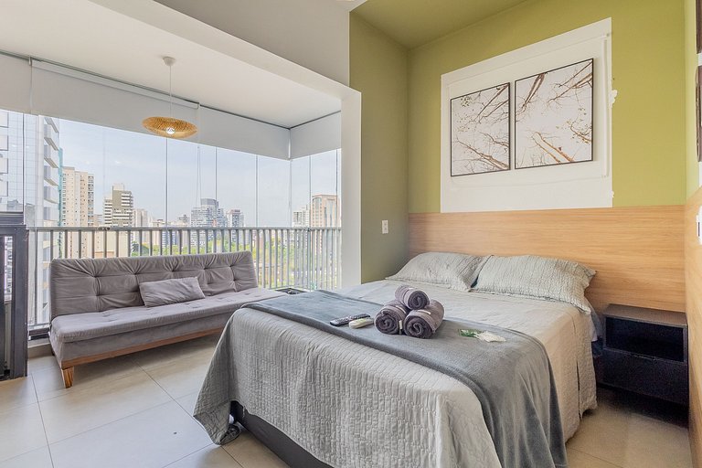 Next to Hosp Oswaldo Cruz, with swimming pool and garage