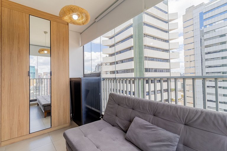 Next to Hosp Oswaldo Cruz, with swimming pool and garage