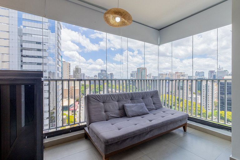 Next to Hosp Oswaldo Cruz, with swimming pool and garage