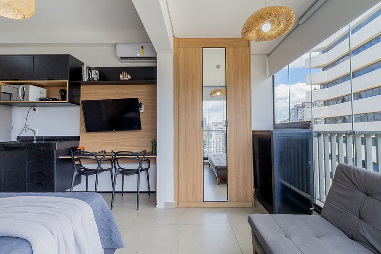 Ao lado Hosp Oswaldo Cruz, com piscina e garagem