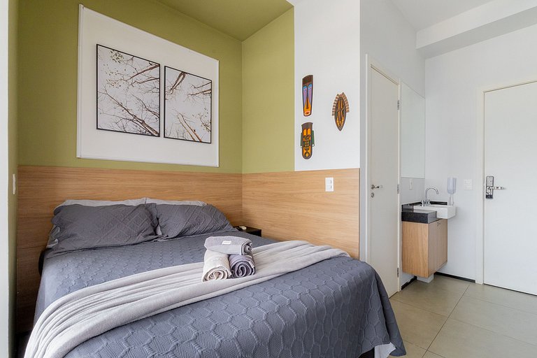 Next to Hosp Oswaldo Cruz, with swimming pool and garage