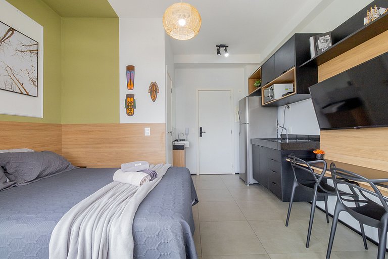 Next to Hosp Oswaldo Cruz, with swimming pool and garage