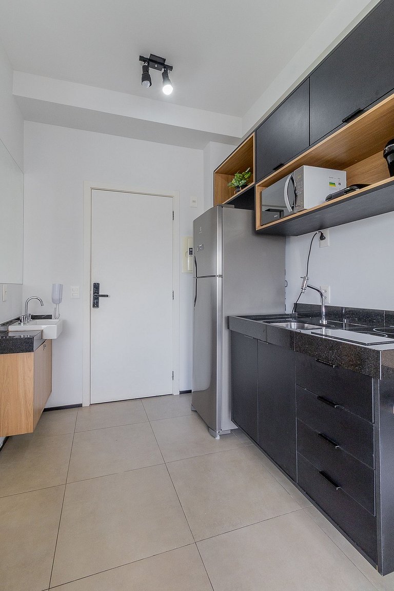 Next to Hosp Oswaldo Cruz, with swimming pool and garage