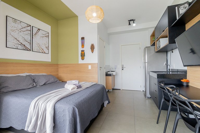 Ao lado Hosp Oswaldo Cruz, com piscina e garagem