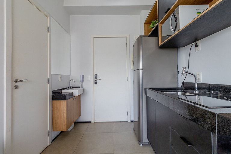 Next to Hosp Oswaldo Cruz, with swimming pool and garage