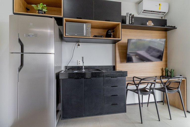 Próximo ao Hospital Oswaldo Cruz, com piscina e vaga de gara