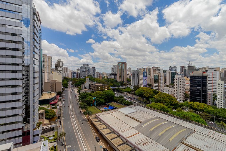 Próximo ao Hospital Oswaldo Cruz, com piscina e vaga de gara