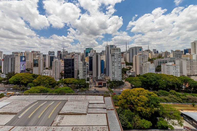 Ao lado Hosp Oswaldo Cruz, com piscina e garagem