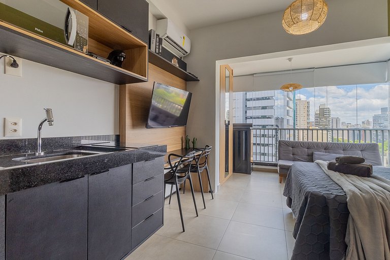 Ao lado Hosp Oswaldo Cruz, com piscina e garagem