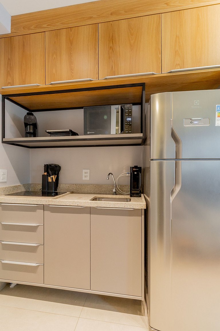 Apartamento com piscina, varanda e muito conforto