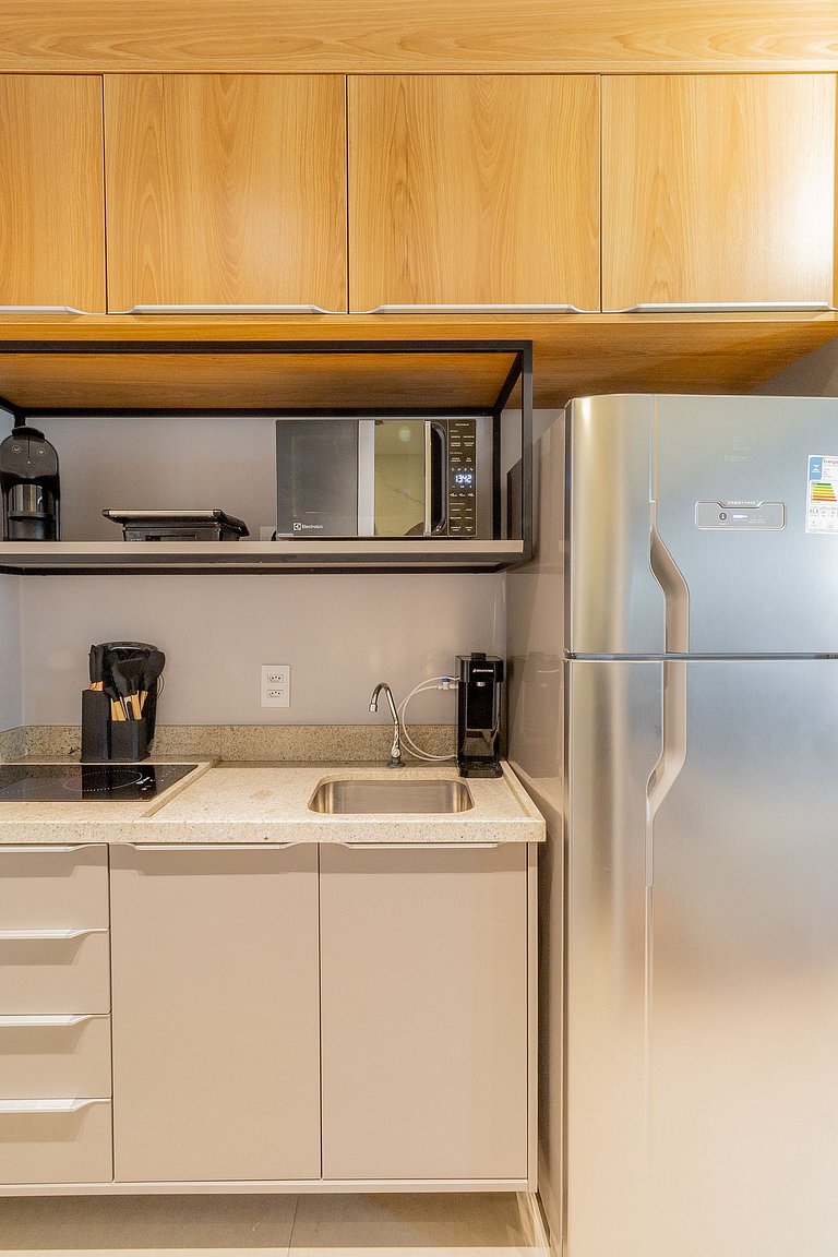 Apartamento com piscina, varanda e muito conforto