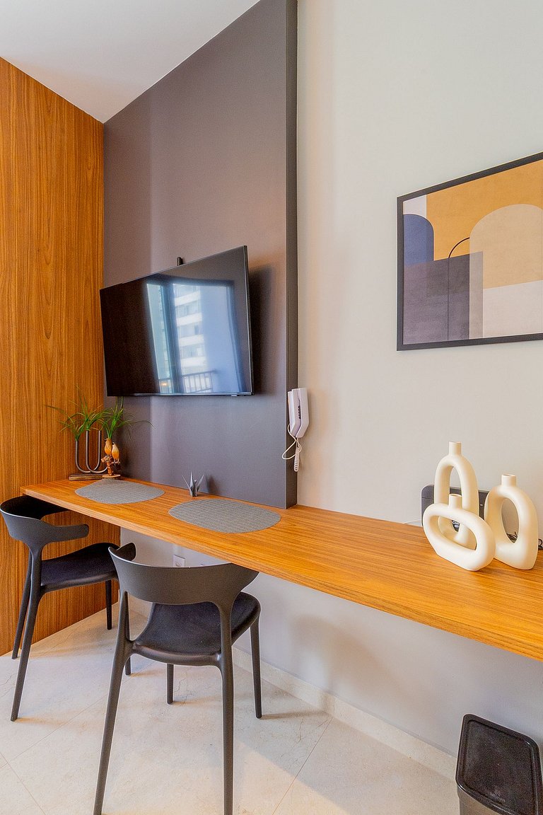 Conveniently located and fully furnished