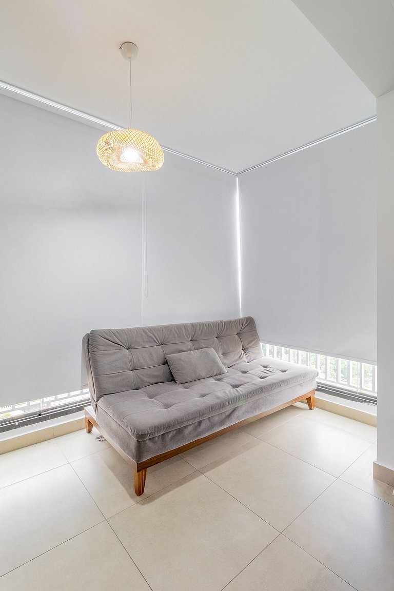 Próximo ao Hospital Oswaldo Cruz, com piscina e vaga de gara