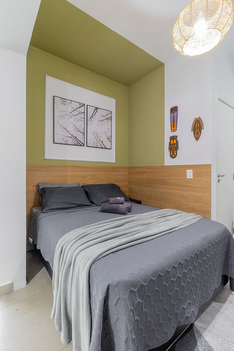 Ao lado Hosp Oswaldo Cruz, com piscina e garagem