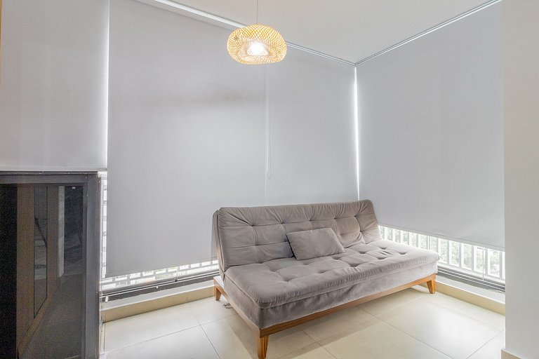 Ao lado Hosp Oswaldo Cruz, com piscina e garagem