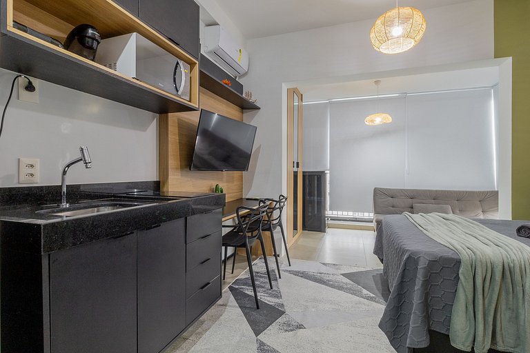 Ao lado Hosp Oswaldo Cruz, com piscina e garagem