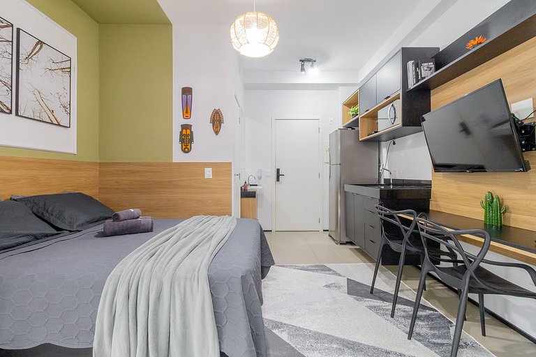 Ao lado Hosp Oswaldo Cruz, com piscina e garagem