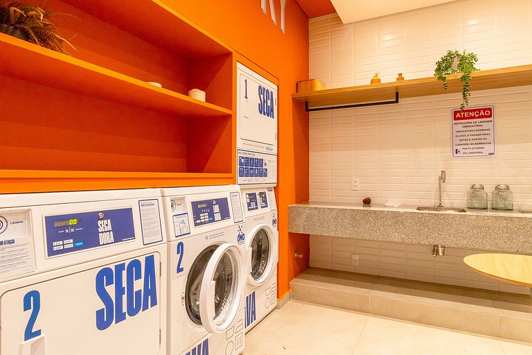 Loft charmoso com varanda espaçosa em Moema