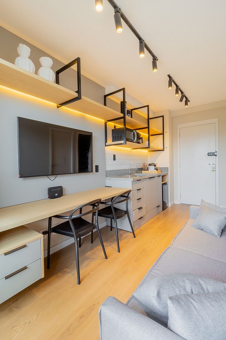 Loft charmoso com varanda espaçosa em Moema