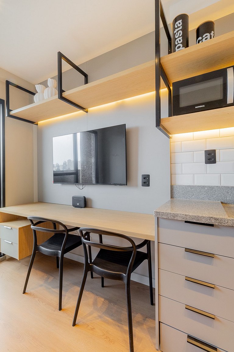 Loft charmoso com varanda espaçosa em Moema