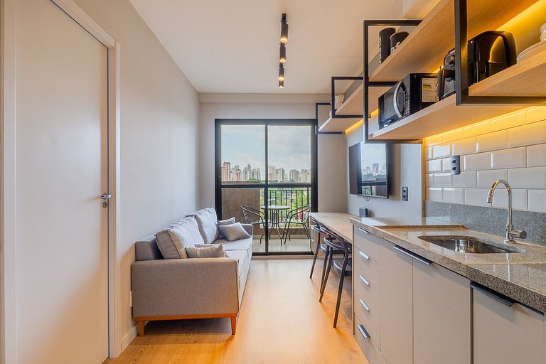 Loft charmoso com varanda espaçosa em Moema