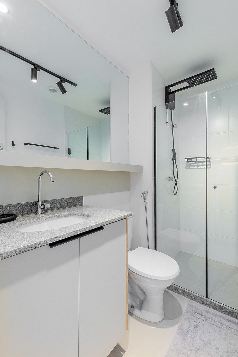 Loft charmoso com varanda espaçosa em Moema