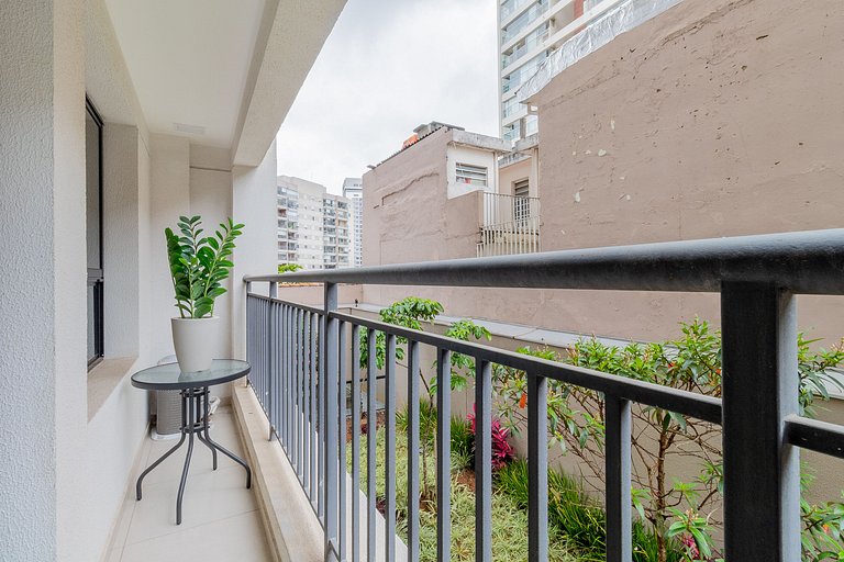 Cerca de Allianz y de la estación Sumaré del metro