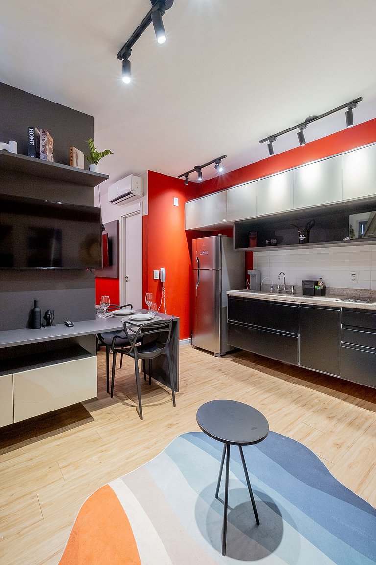 13th floor in Jardins with parking space, balcony and pool