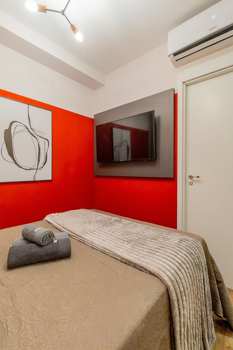 13th floor in Jardins with parking space, balcony and pool