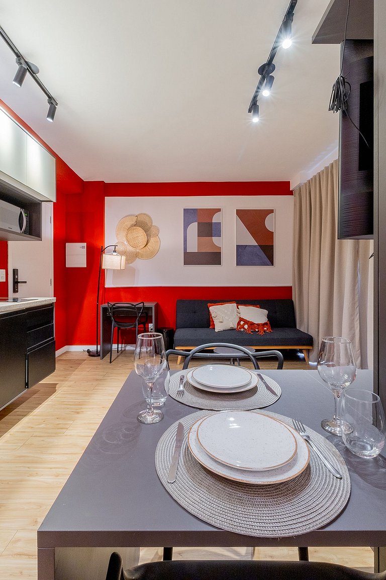 Includes garage and rooftop, located near Paulista Avenue!