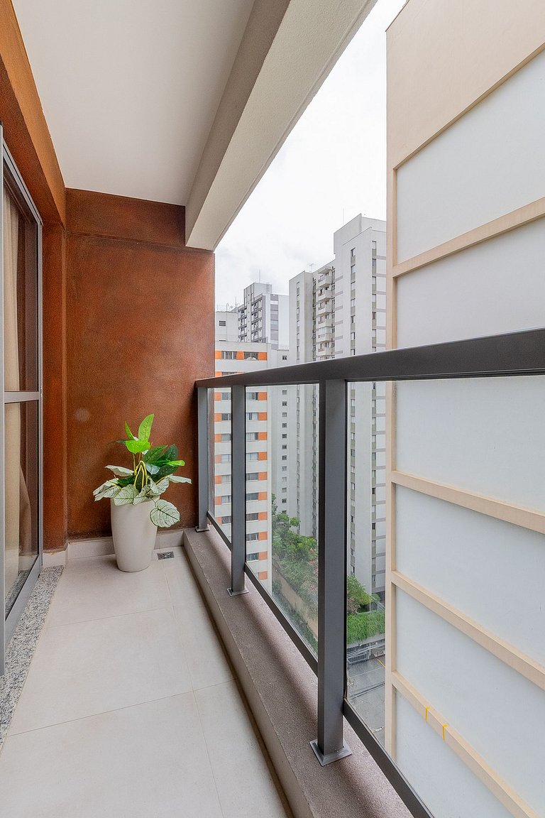 13th floor in Jardins with parking space, balcony and pool