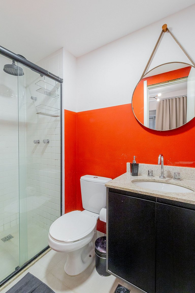 Includes garage and rooftop, located near Paulista Avenue!