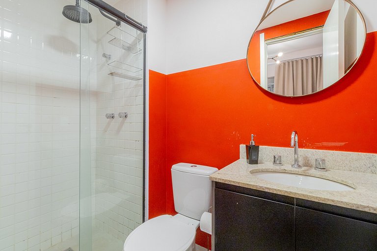 Includes garage and rooftop, located near Paulista Avenue!