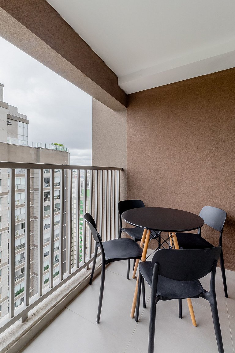 Varanda privativa em andar alto