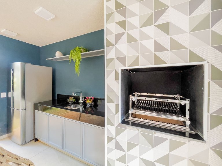 Near Liberdade Metro Station | Prime location