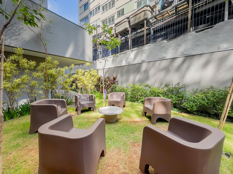 Near Liberdade Metro Station | Prime location