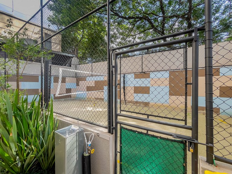 Near Liberdade Metro Station | Prime location