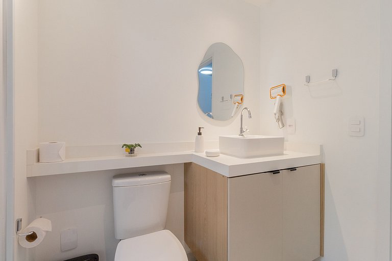 Metrô Liberdade | Varanda + Conforto 3pax