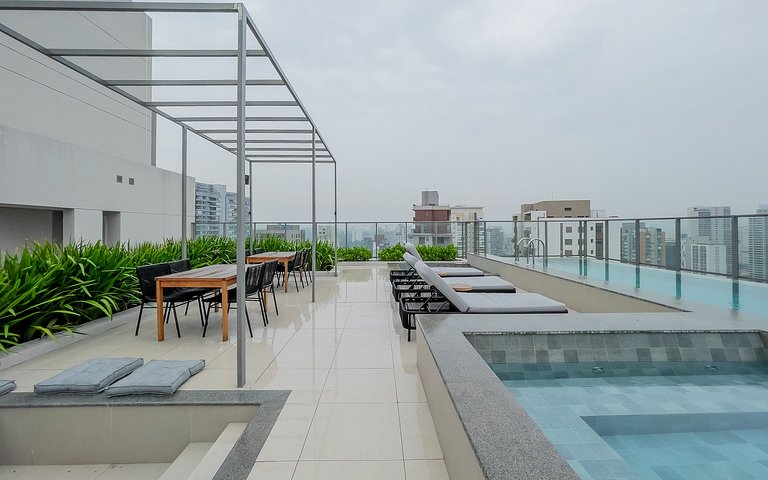 Ap no 16ª andar, Próximo à Berrini, com piscina