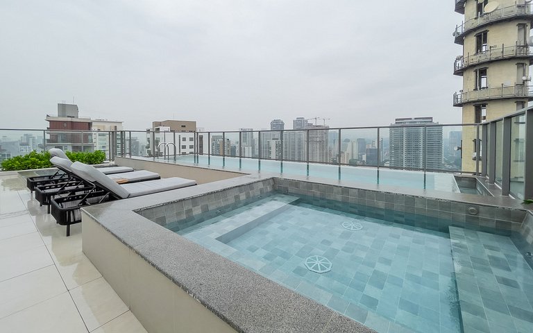 Ap no 16ª andar, Próximo à Berrini, com piscina