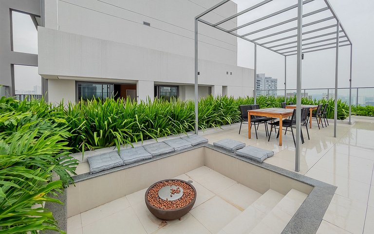 Ap no 16ª andar, Próximo à Berrini, com piscina