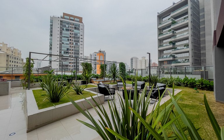 Ap no 16ª andar, Próximo à Berrini, com piscina
