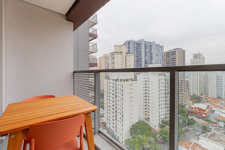 Ap no 16ª andar, Próximo à Berrini, com piscina