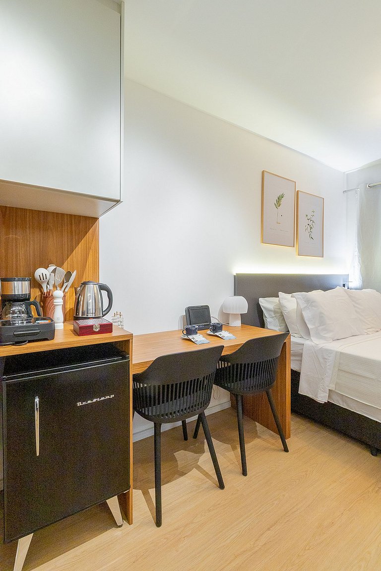 Studio Premium com Coworking e Piscina