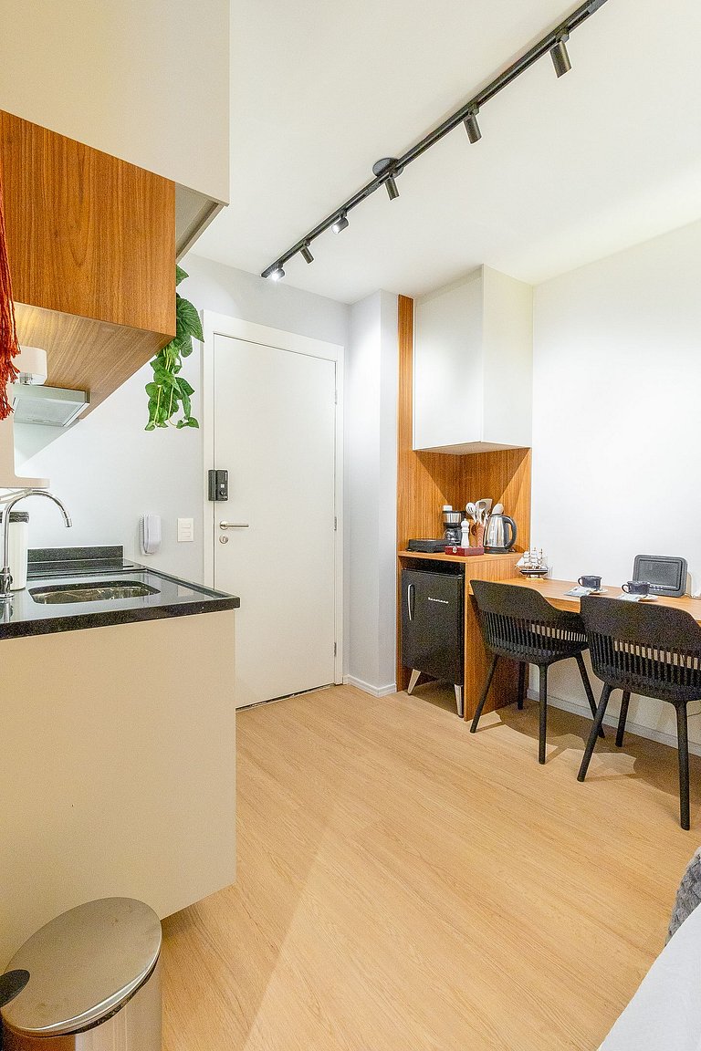 Studio Premium com Coworking e Piscina